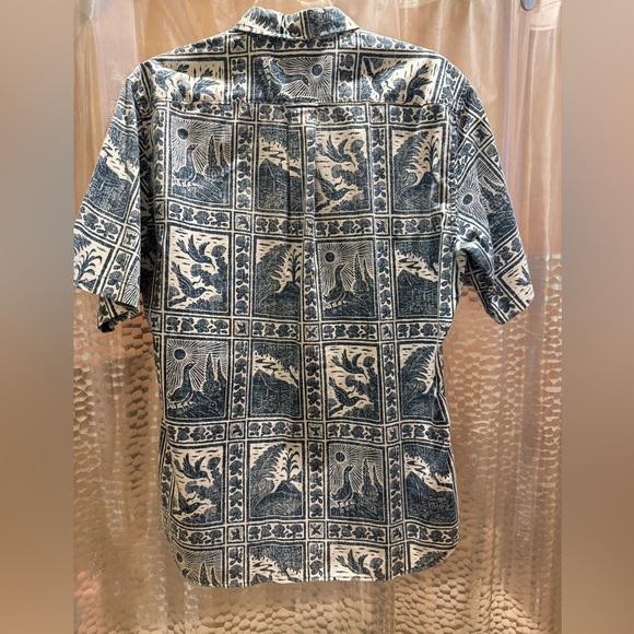 Reyn Spooner Large blue (slight turquoise blue). Good condition - Picture 3 of 3